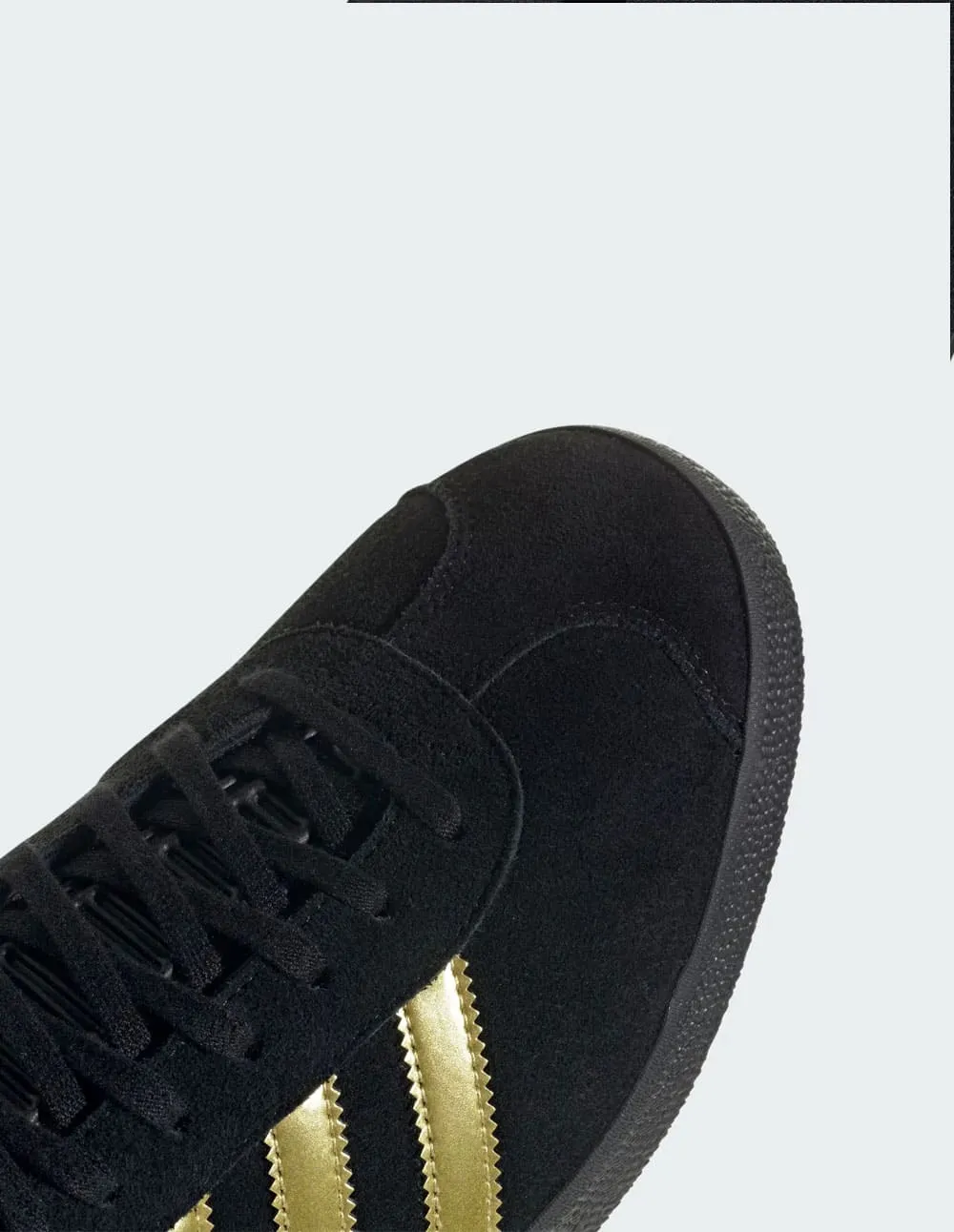 adidas Gazelle Bellinghan Negras y Doradas Unisex