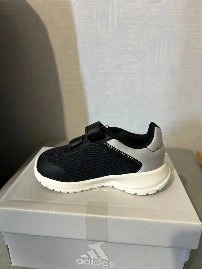 Chaussure bébé à scratch Adidas tensaur 20 - adidas | Beebs