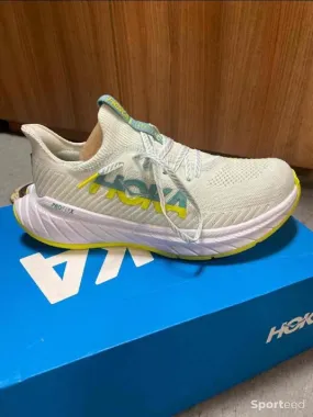 Chaussures de running hoka carbon x3 neuf Ajouté le : 26/02/2024