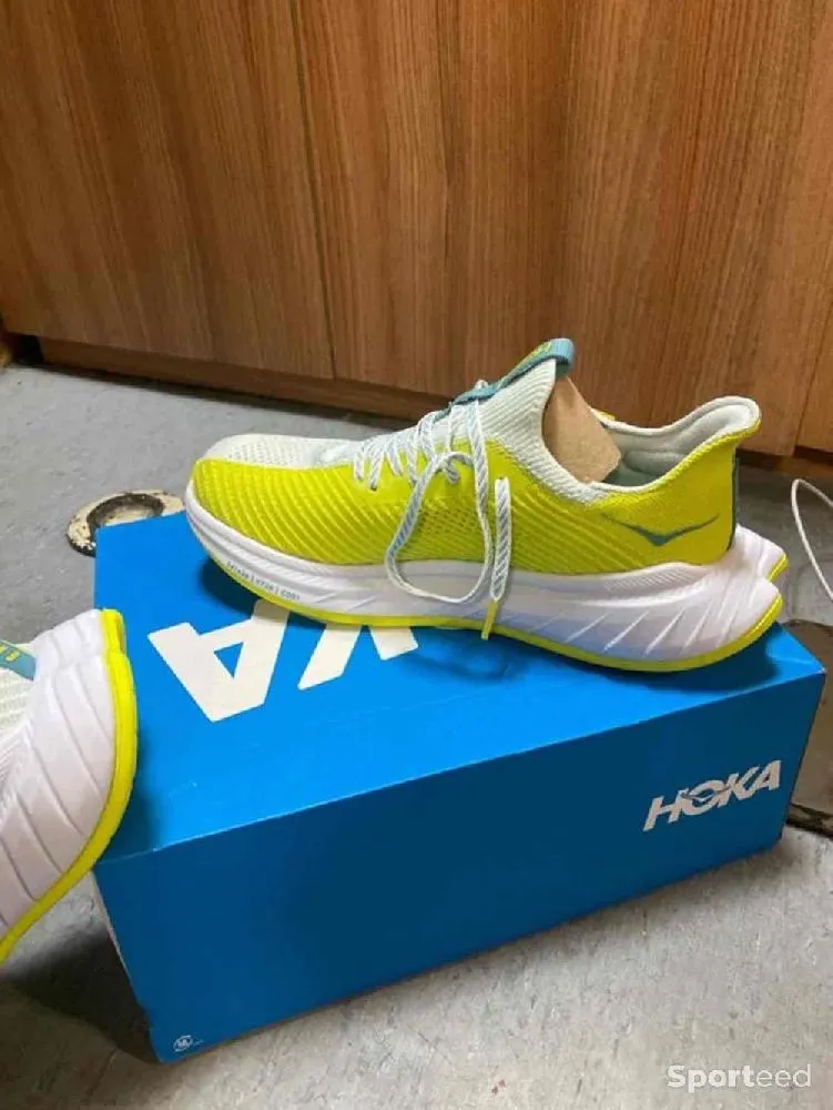 Chaussures de running hoka carbon x3 neuf Ajouté le : 26/02/2024