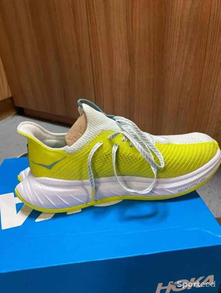 Chaussures de running hoka carbon x3 neuf Ajouté le : 26/02/2024