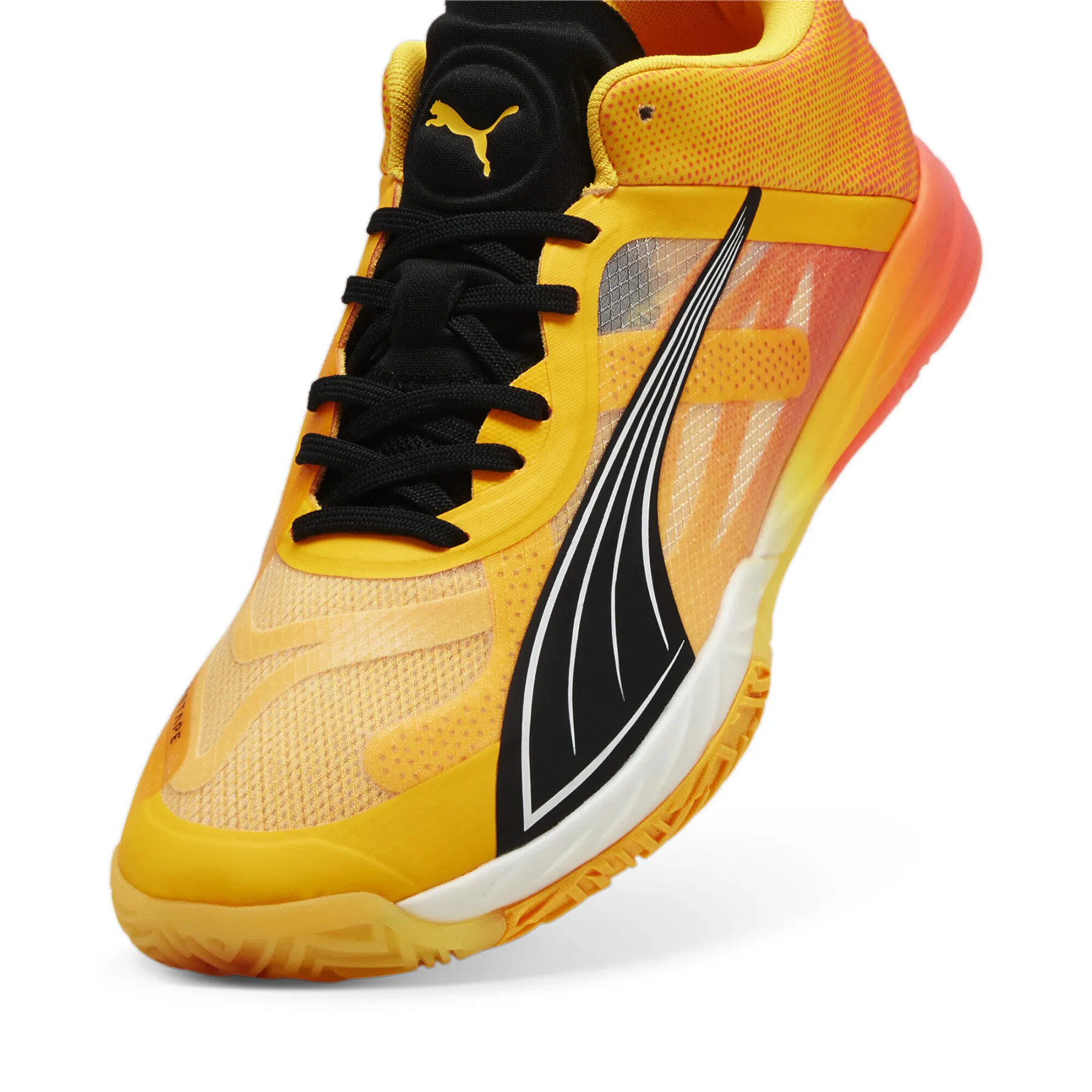 Chaussures indoor Puma Accelerate Nitro SQD