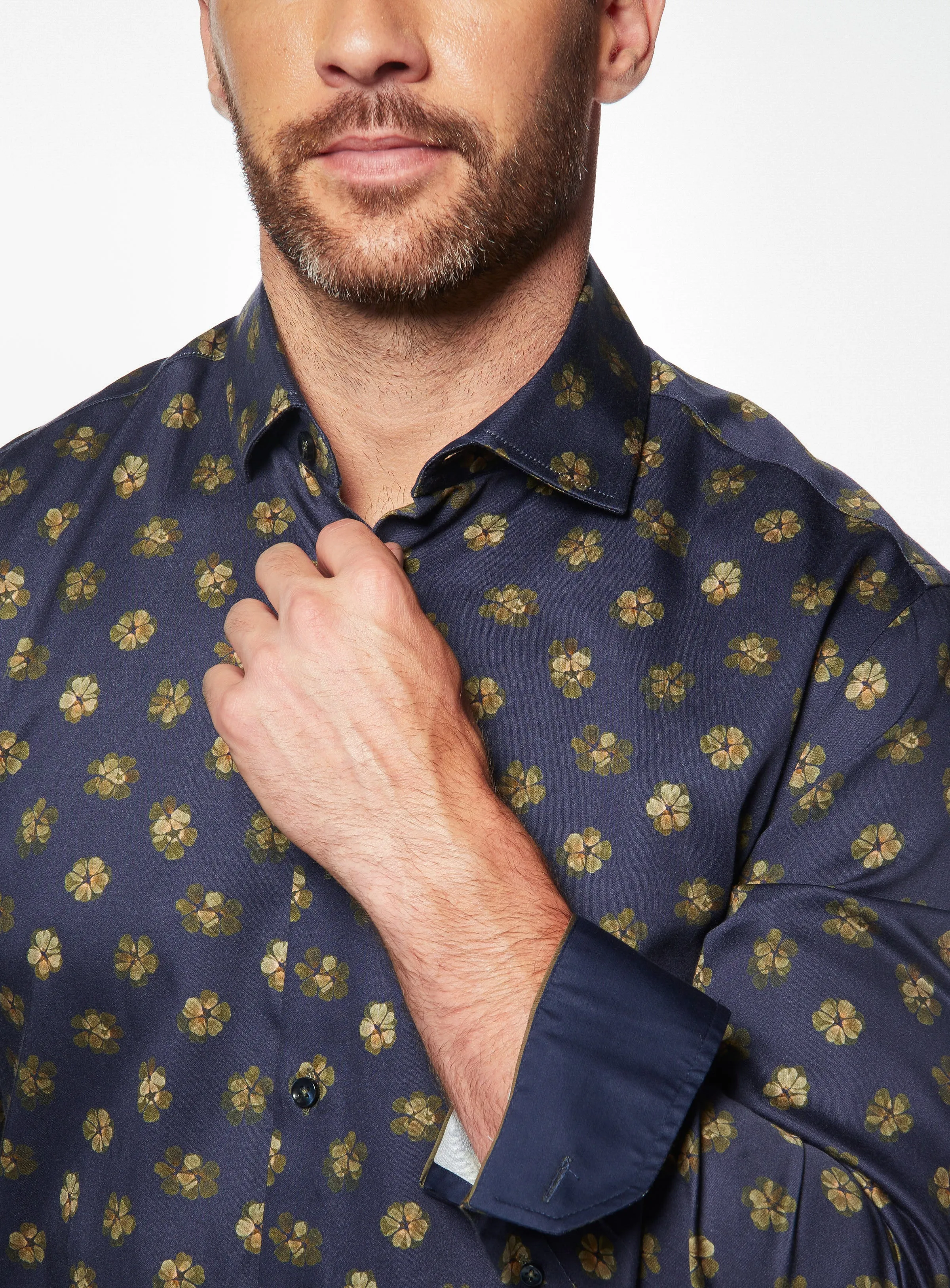 Chemise satinée à imprimé de trèfles