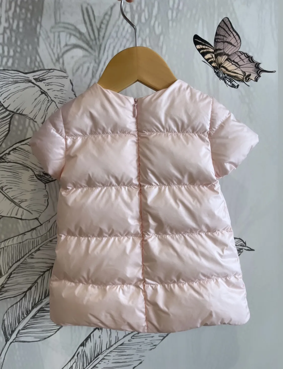 Doudoune manches courtes Moncler / Taille 6-9 mois