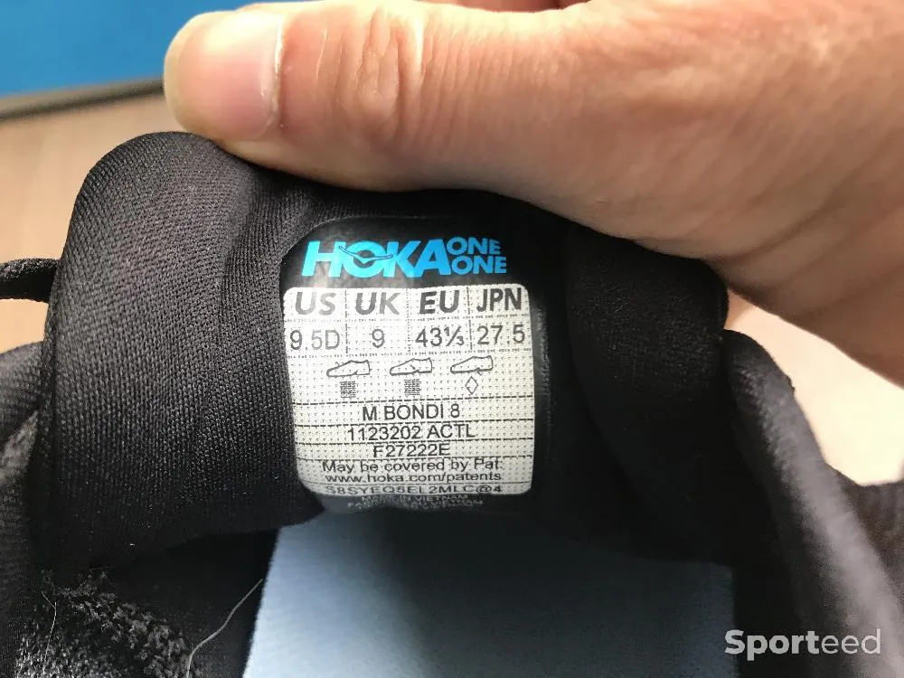 HOKA BONDI 8 - noir / gris - 43 1/3 d'occasion Ajouté le : 24/10/2022