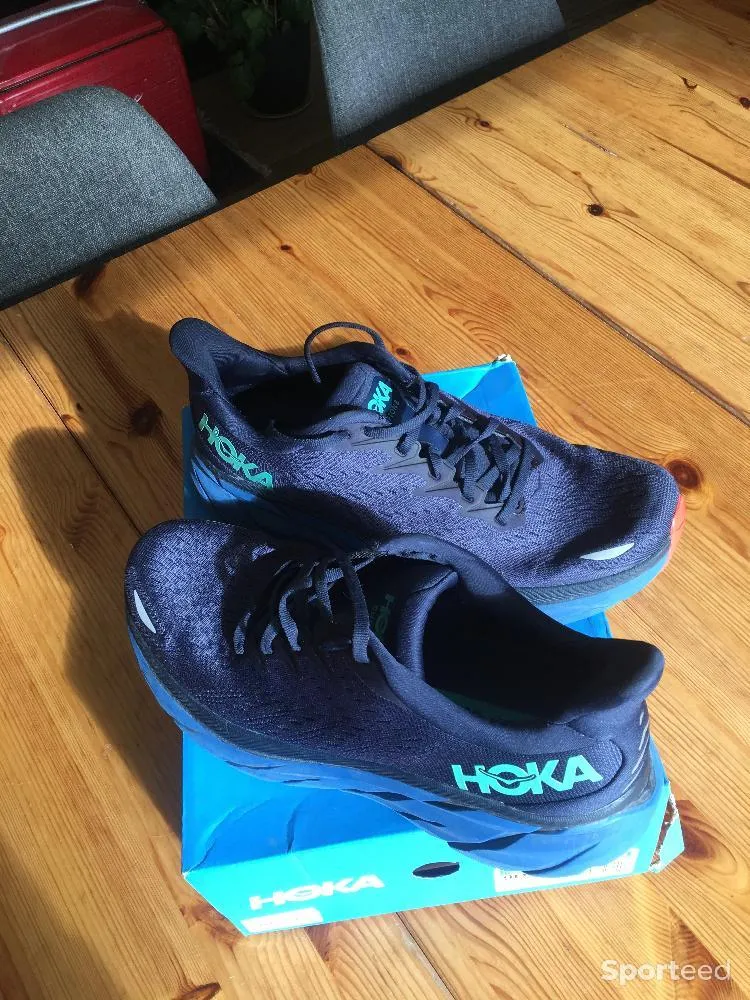 HOKA CLIFTON 8 d'occasion Ajouté le : 04/11/2022