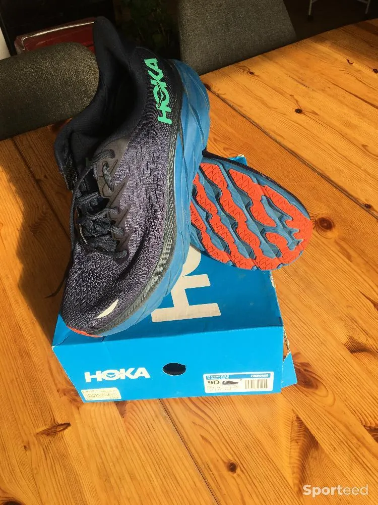 HOKA CLIFTON 8 d'occasion Ajouté le : 04/11/2022