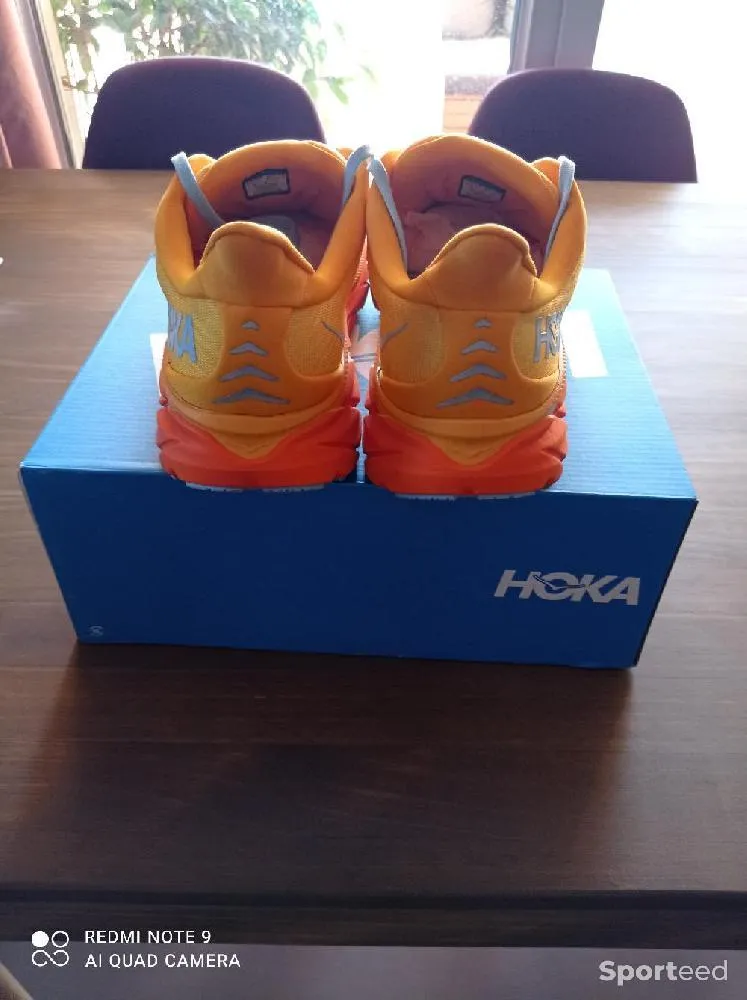 Hoka one Clifton 8 neuf Ajouté le : 13/09/2022