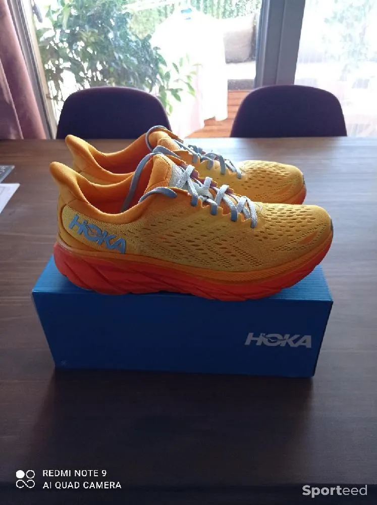 Hoka one Clifton 8 neuf Ajouté le : 13/09/2022