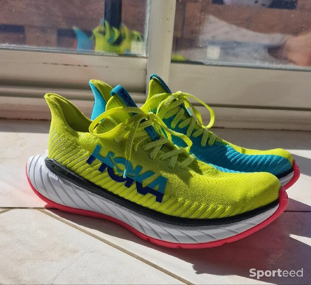 Hoka one one carbone x 3 d'occasion Ajouté le : 23/02/2024