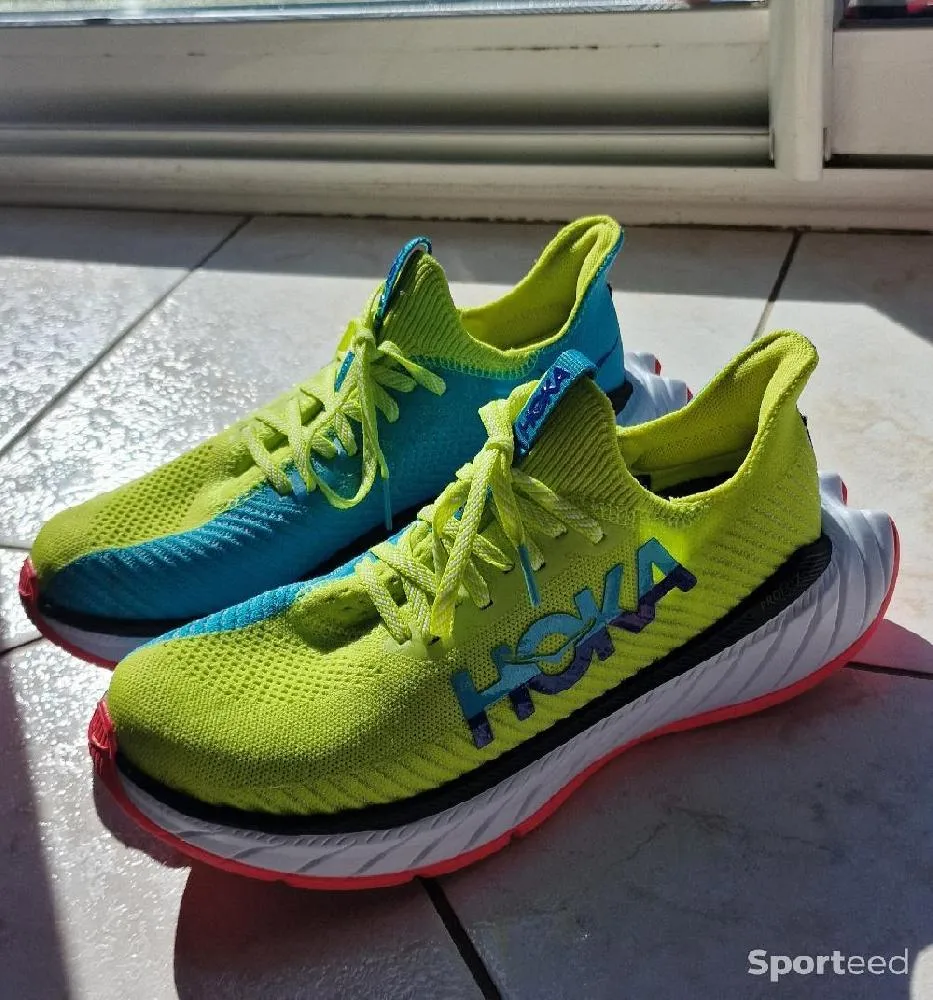 Hoka one one carbone x 3 d'occasion Ajouté le : 23/02/2024