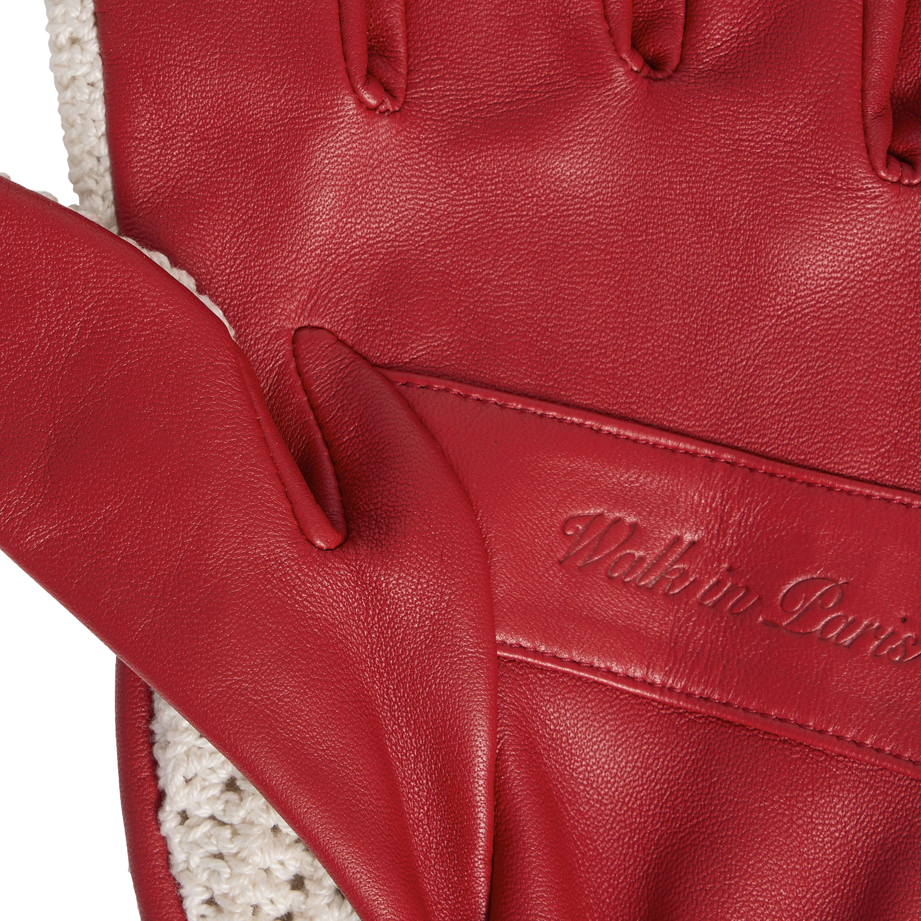 Les gants de conduite en cuir rouge