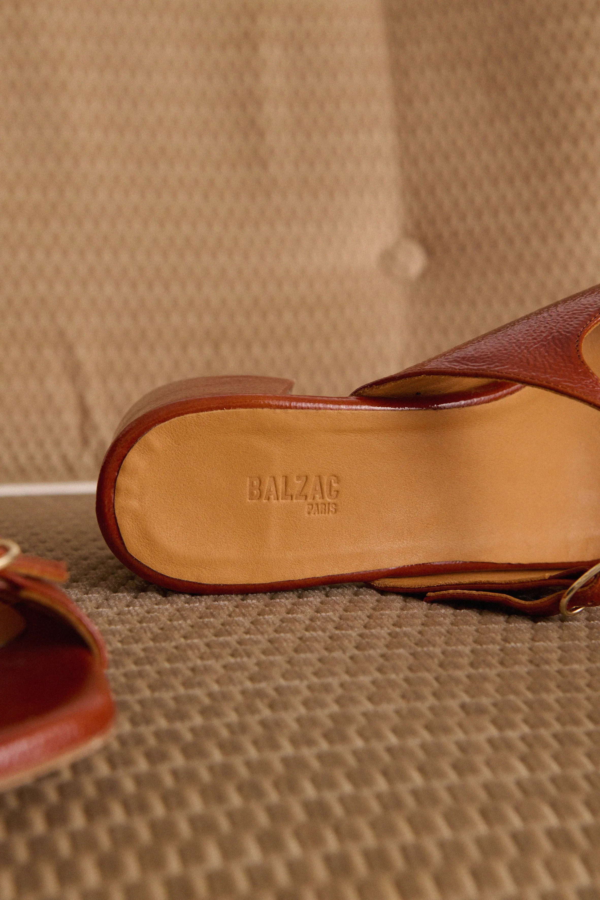 Mules Joane vernis froissé cognac