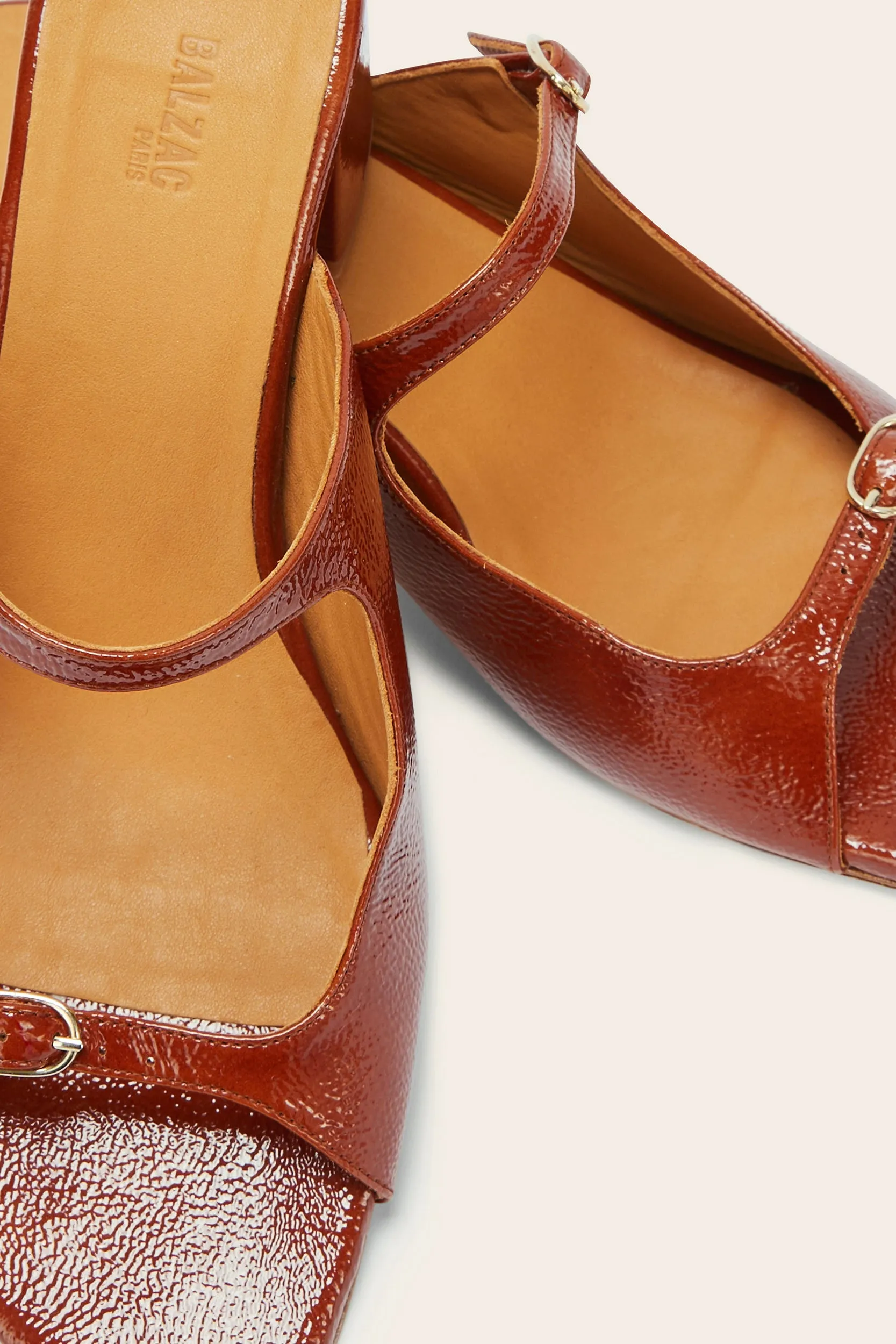 Mules Joane vernis froissé cognac