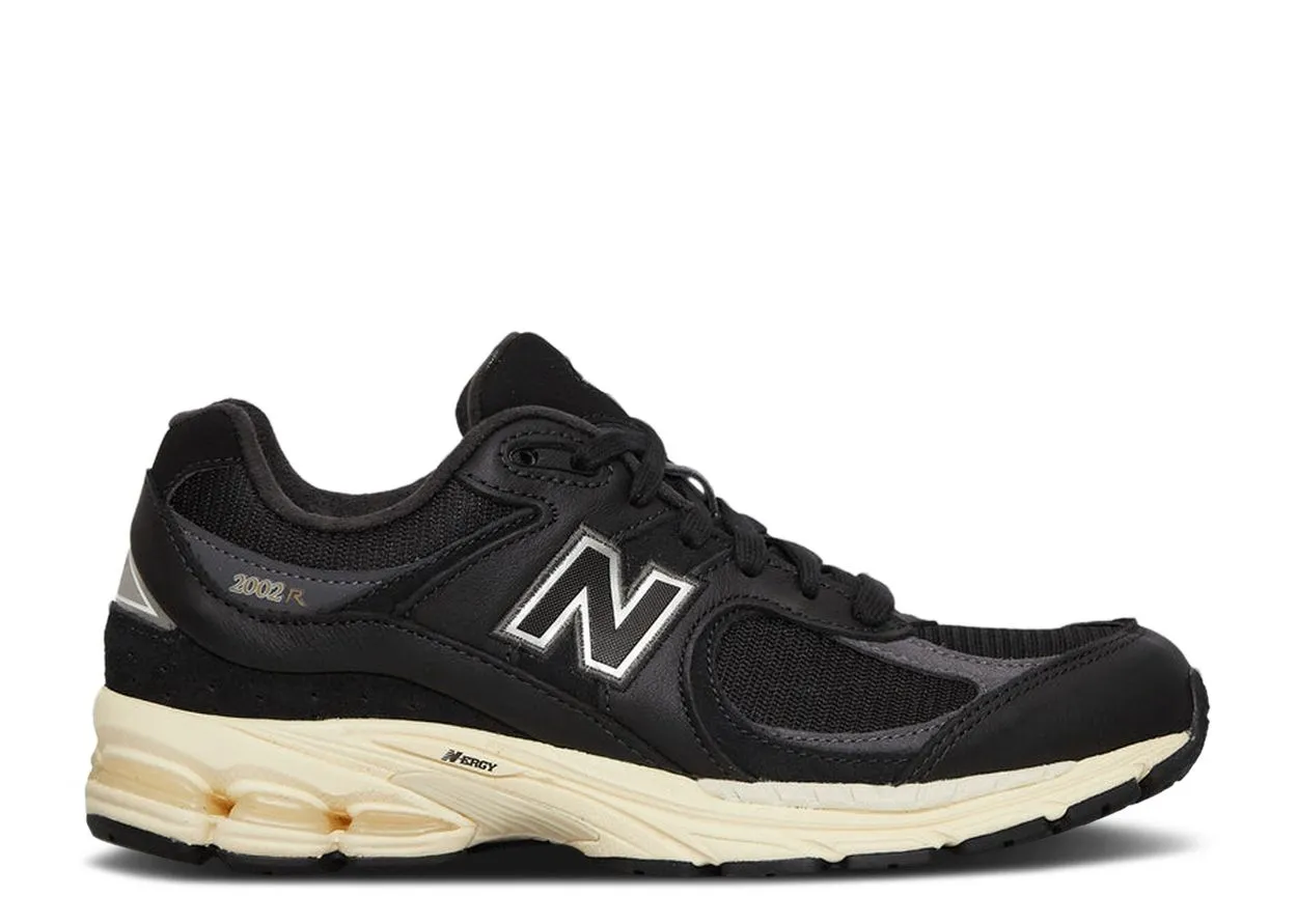 New Balance 2002R Black Vintage