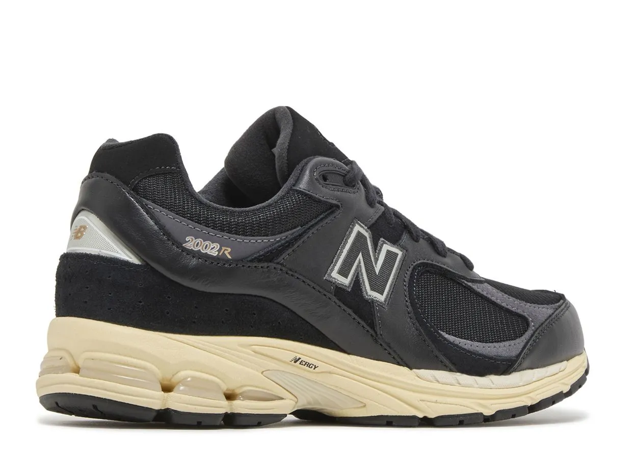 New Balance 2002R Black Vintage