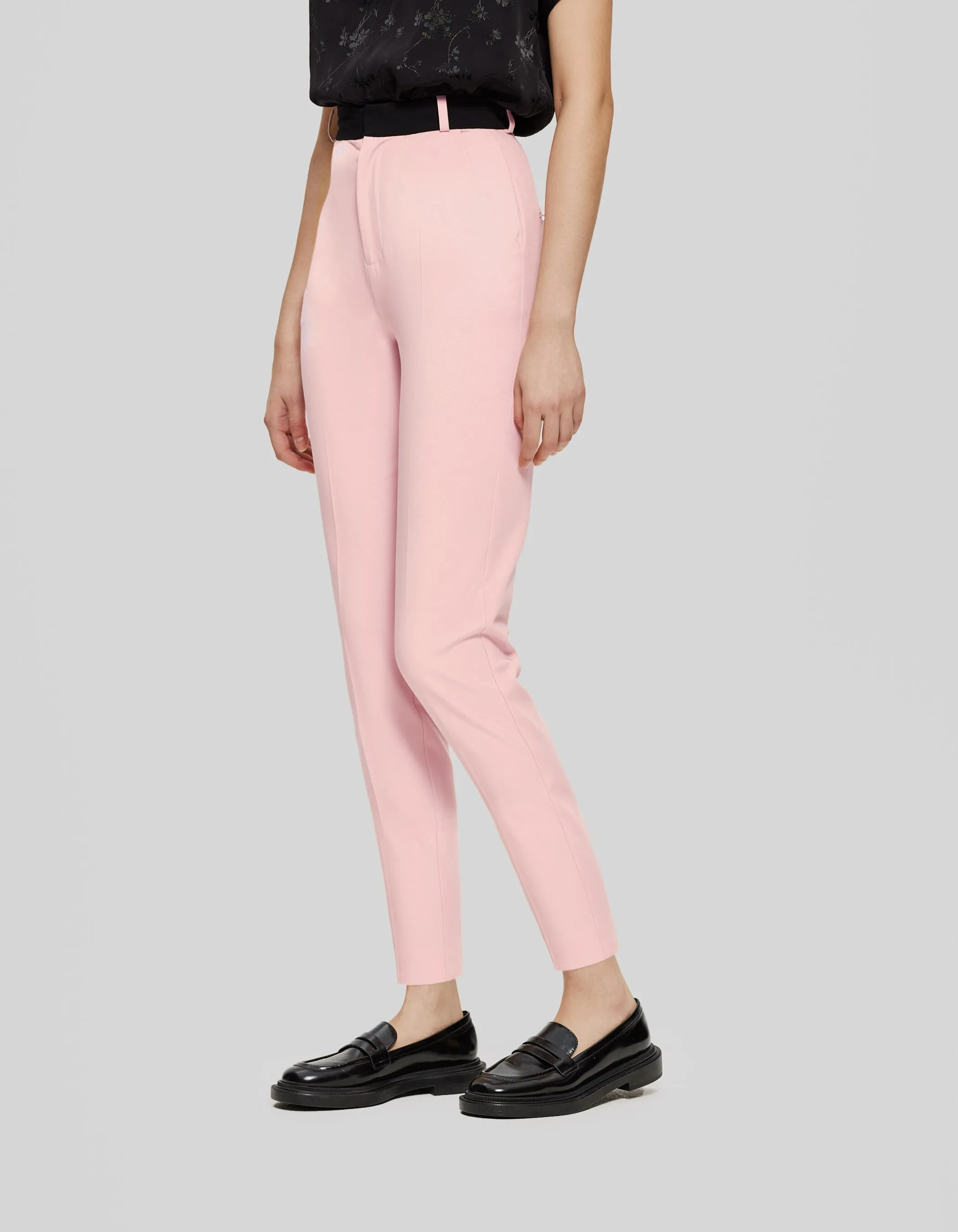 Pantalon de costume cigarette rose ceinture noire Femme