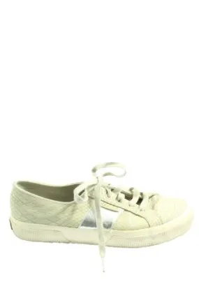 Superga Basket à lacet blanc cassé style décontracté