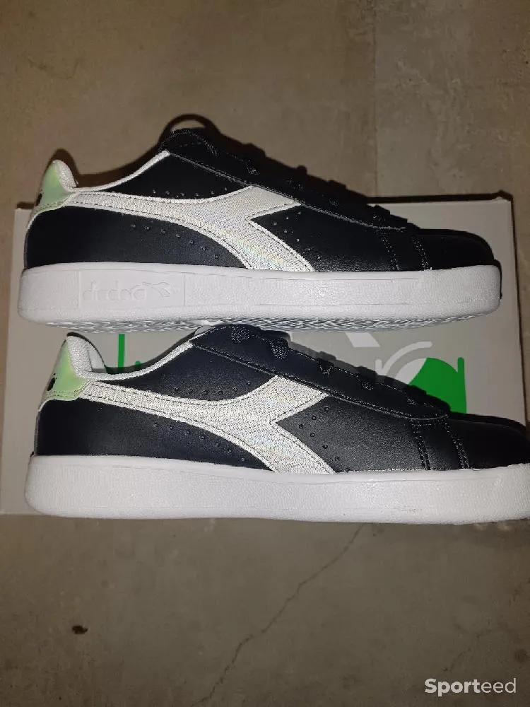 Tennis Diadora  neuf Ajouté le : 08/12/2022