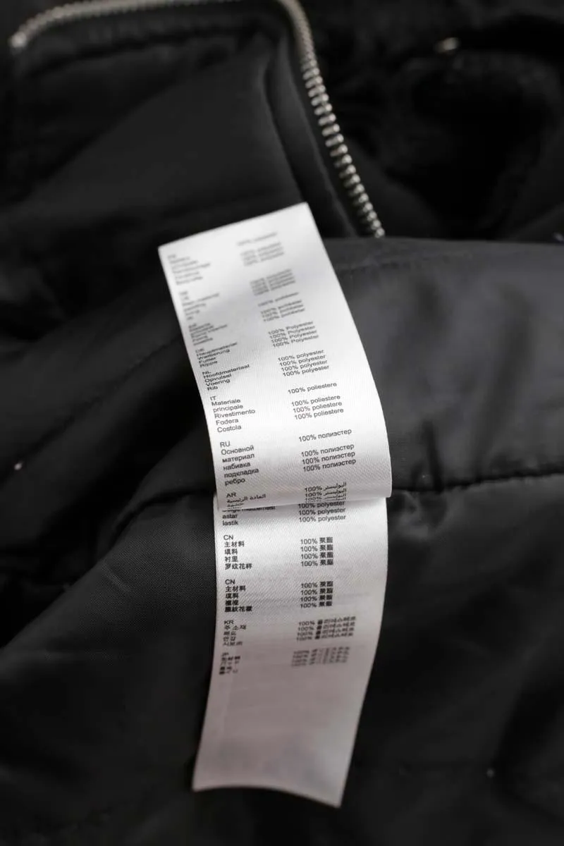 Veste noir Claudie Pierlot noir. Matière principale polyester. Taille 36.